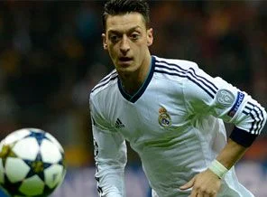 Mesut Özil'den şaşırtan tweet!