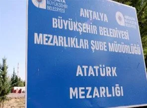 Mezarlığa Atatürk adı verildi ortalık karıştı