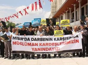 Mursi'ye destek büyüyor!