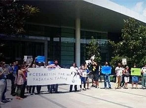 NTV önünde protesto: Cesaretin var mı yaşayan tarihe