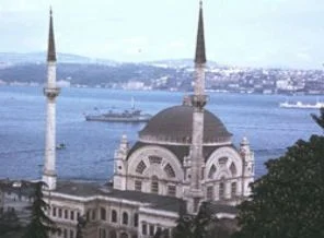 O müezzinden 3 gazeteciye suç duyurusu