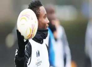 Obi Mikel Chelsea'de kaldı
