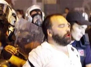 Öğretim üyesi plastik mermi ile mimlenip gözaltına alınmış!