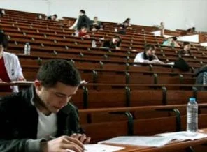 Öğretmen adaylarının alan sınavı başladı