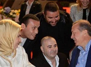 'Okan Bayülgen dönek Şafak Sezer zavallı!'