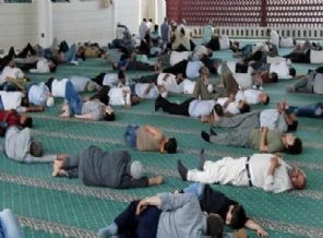 Oruçluyken fazla uyumak kilo yapıyor