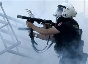 Polise ithal muşta, sapan ve baston