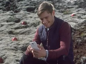 Samsung'dan Apple'a alaycı reklam!