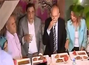 Sinan Aygün ezandan önce oruç açmayı anlattı