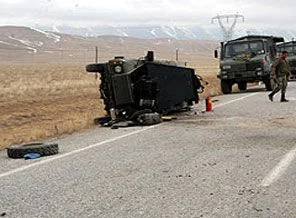 Şırnak'ta askeri araç devrildi: 12 yaralı