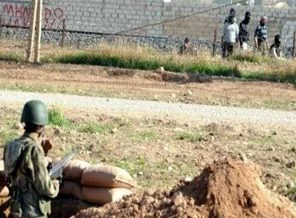 Suriye'den Türkiye'ye geçmek isteyen binlerce kişi yakalandı