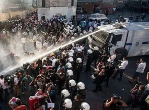 Taksim Dayanışması üyeleri gözaltına alındı