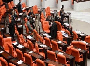 Türk askeri 1 yıl daha Lübnan'da