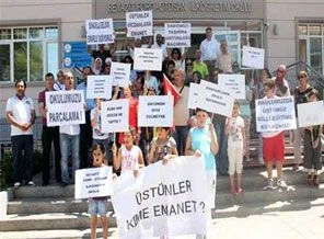 Üstün zekalı öğrencilerden 'okul' protestosu
