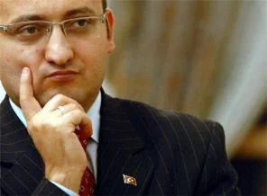 Yalçın Akdoğan: Örgütteki değişim süreci nasıl etkiler?