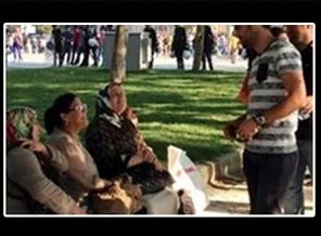 Yaşlı kadından Gezi Parkı'nı kapatan polise: Aç kapat musluk mu bu?