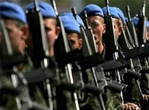 700 asker hastaneye kaldırıldı