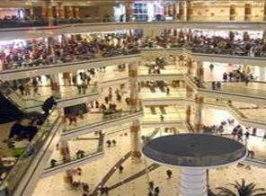 Alışveriş merkezinde intihar girişimi