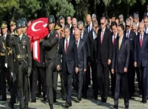 Anıtkabir'de bir tek o parti yoktu!
