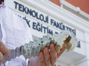 Araçları darbelere karşı koruyacak özel malzeme üretti