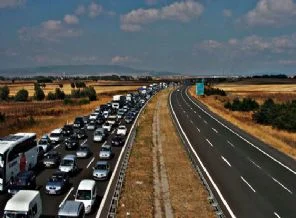 Arefe trafiği geçit vermedi