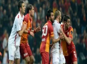 Arena'da 11'ler belli oldu