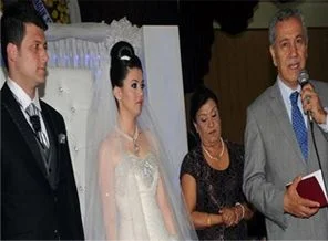 Arınç, Başbakan'ın 3 çocuk tavsiyesine katılmıyor