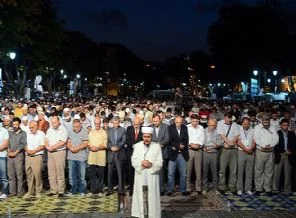Ayasofya'dan Adeviyye'ye dualarla destek