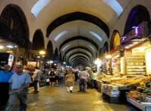 Baharat çarşısında tezgâh savaşı çıktı