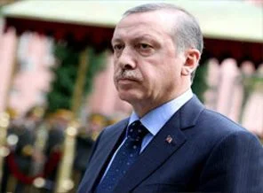 Başbakan'ın konvoyunda kaza