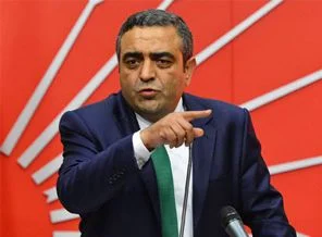 Başbakanlık 3 liderin fotoğrafını sildi