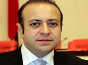 Başörtülü vekil için engel yok