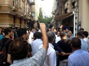 Beyoğlu'nda esnafla zabıta arasında arbede çıktı
