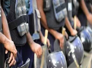 Beyoğlu'nda polislere saldırı: 2 yaralı