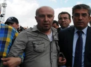 Bozdağ'a saldıran kişiyi bakın ne kurtarmış!