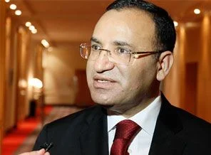 Bozdağ: Bu CHP'nin siciline uygun bir taraftarlık