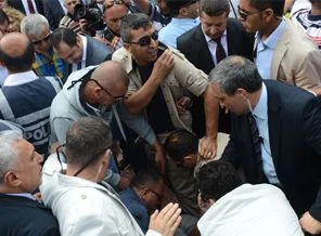Bozdağ'dan 'yumruk' tepkisi: Umarım o hâkim yumruk yemez