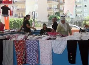 Bu pazardan sadece kadın sesleri yükseliyor