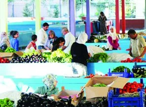 Bu semt pazarında sadece kadınlar çalışabilir