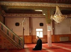Caminin kıble hatası 16 yıl sonra fark edildi