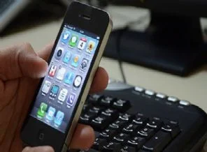 'Cep telefonu kanser riskini artırıyor'