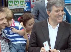 Cumhurbaşkanı Gül kimliğini kaybetti