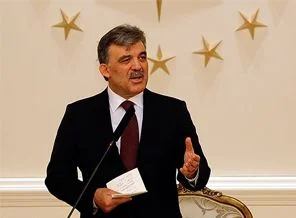 Cumhurbaşkanı Gül pilotlar için devrede