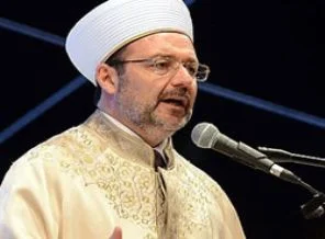 Diyanet İşleri Başkanı'nın gözleri doldu