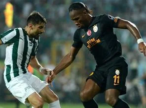 Drogba oyundan çıkarılmasına sinirlendi