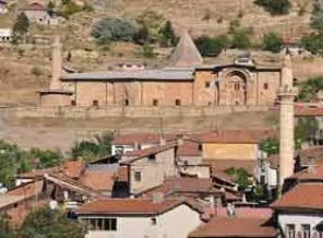 Ecdattan 785 yıl önce alttan ısıtma sistemi
