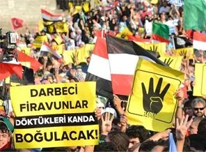 Eminönü'nde 'katliam' protesto edildi