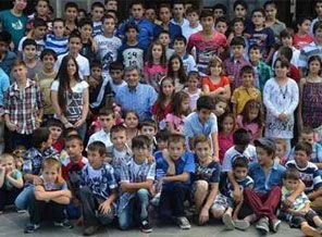 Gül'den çocuklara bayram harçlığı