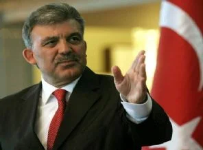 Gül'den Nobel'e farklı tavır