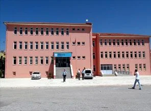 İlkokulda cinnet: 2 ölü